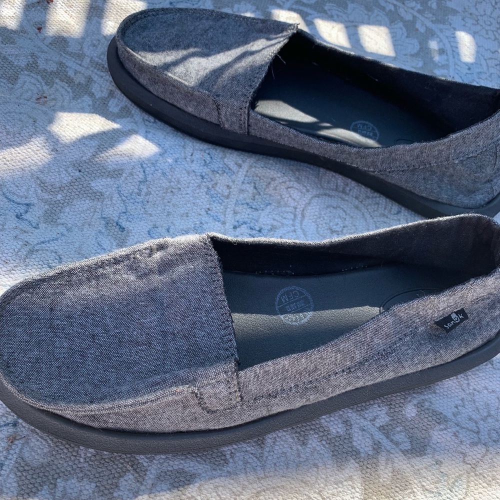 Sanuk slip on women’s 7 sample shoes